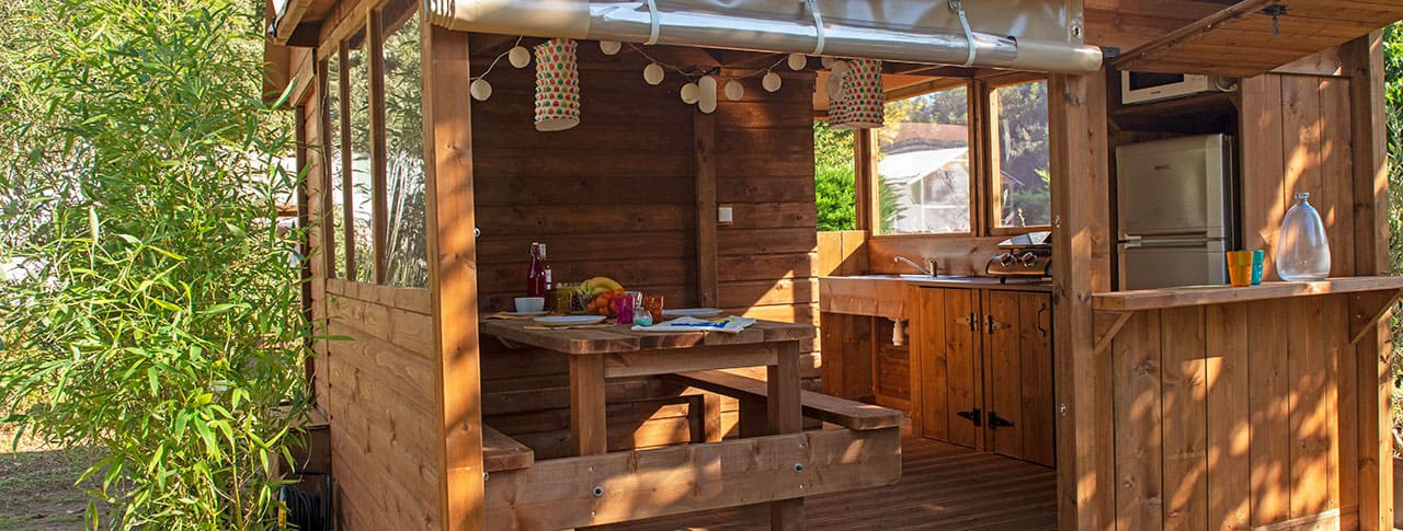 Forfait Premium : emplacement 10A équipé d’une freecamp Guinguette